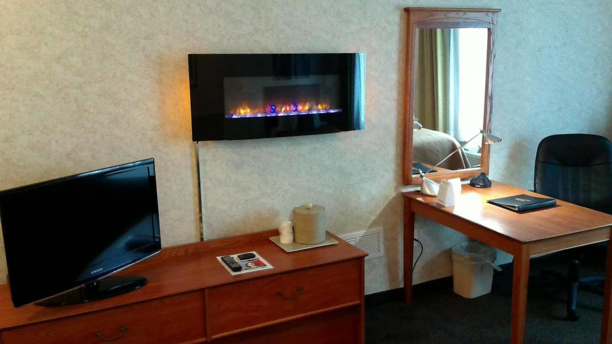 Travelodge & Suites By Wyndham Fargo/Moorhead Exterior foto