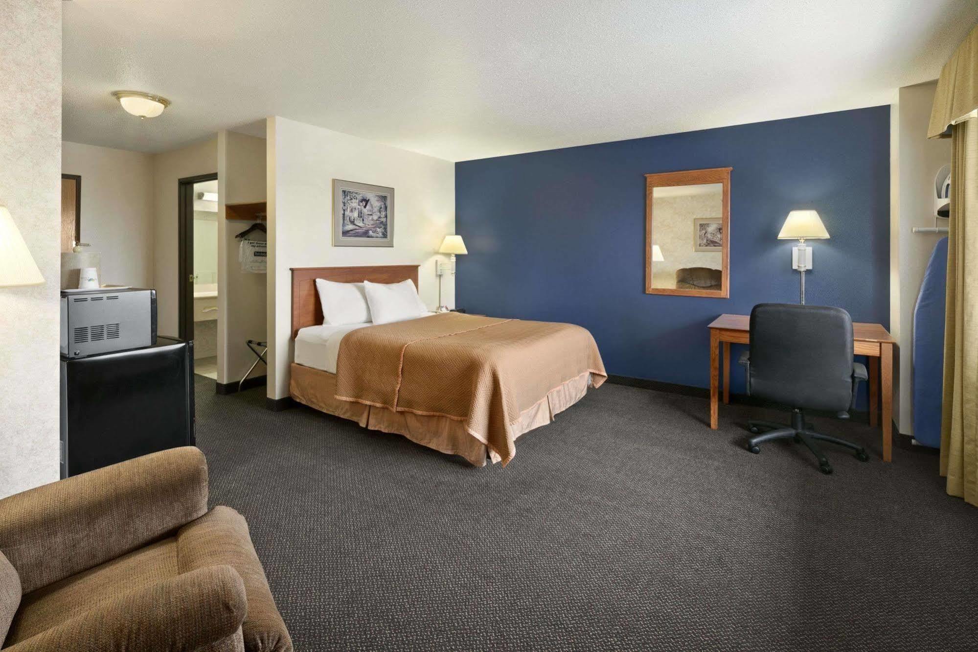 Travelodge & Suites By Wyndham Fargo/Moorhead Exterior foto